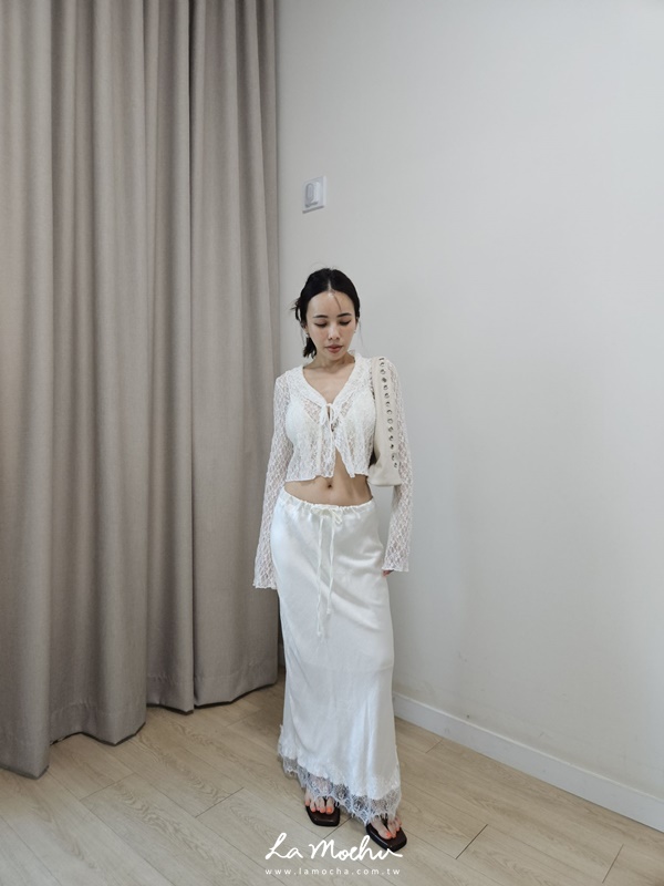 下擺蕾絲綁帶緞面裙